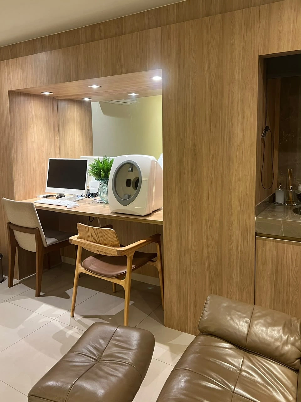 Sala de procedimentos faciais da Clínica Caiena